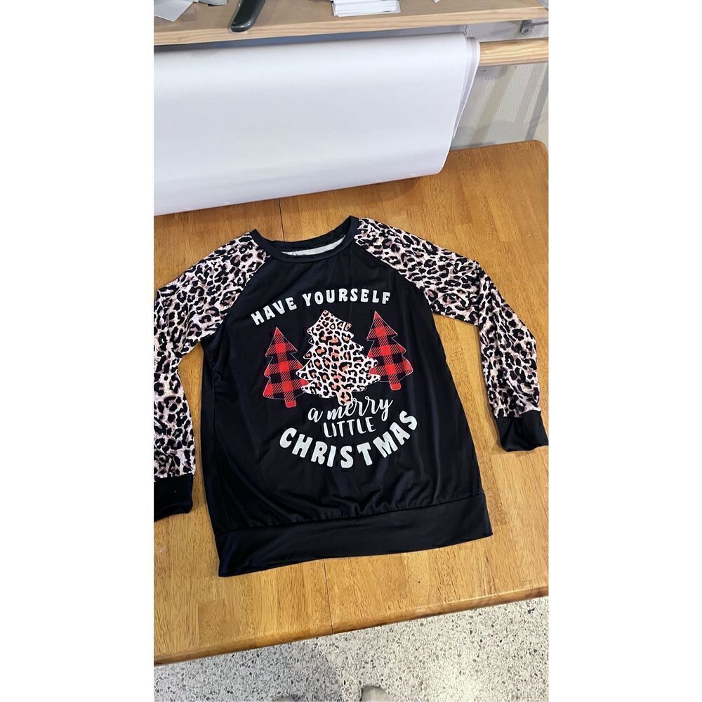 HAVE YOURSELF A MERRY LITTLE CHRISTMAS BLACK TOP LEOPARD SLEEVE TOP SIZE S